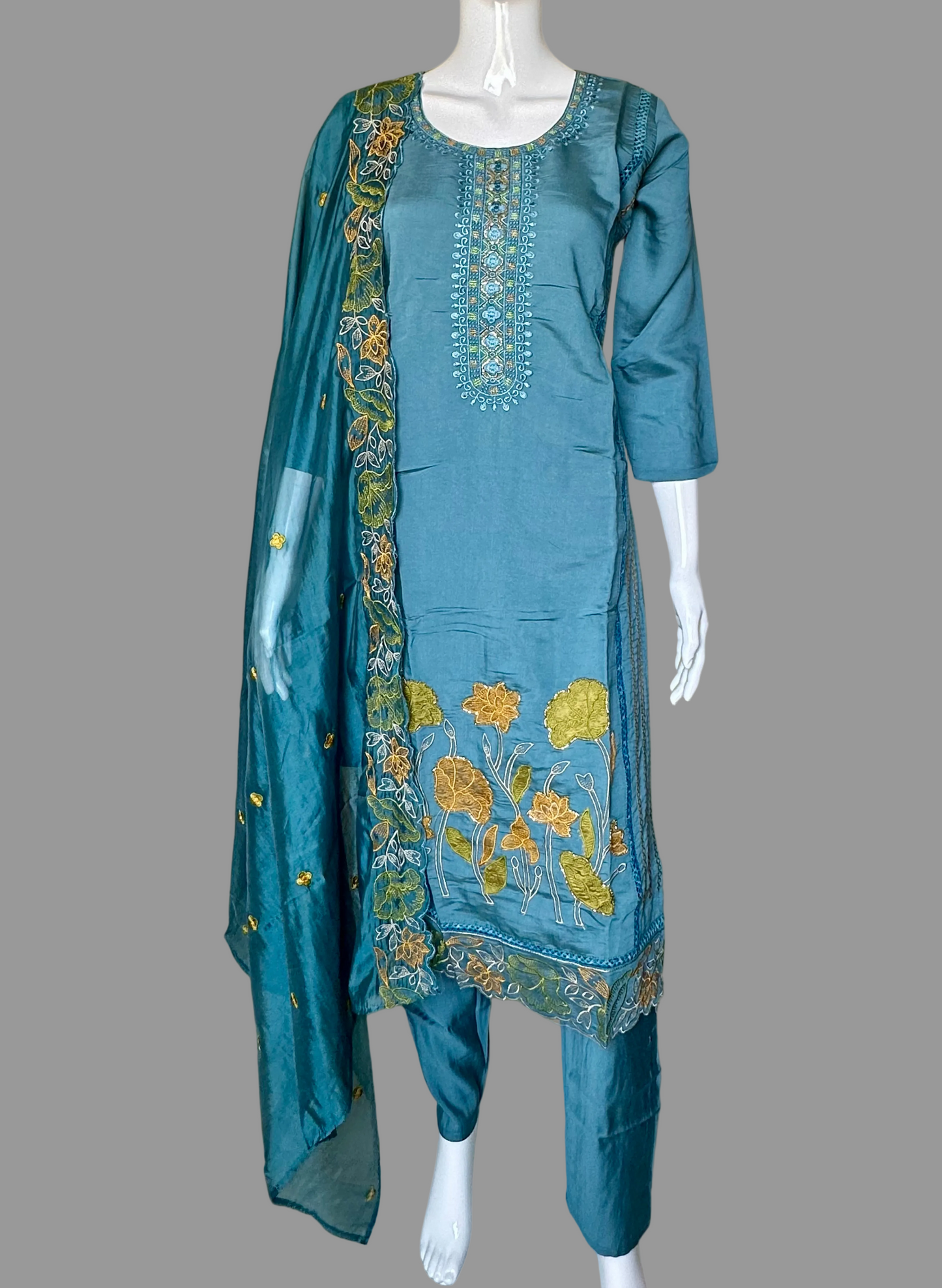 Pheran Teal Blue Floral Embroidered Kurta Set with Dupatta (A2-TB-SU)